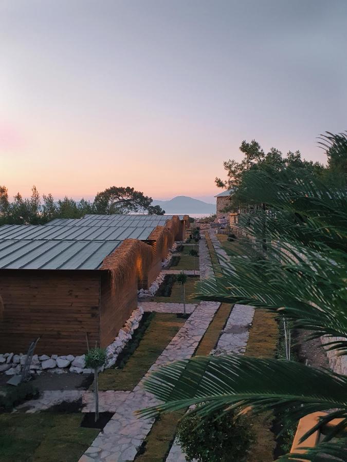 Rocas Roja Beach Hotel ファラリア エクステリア 写真