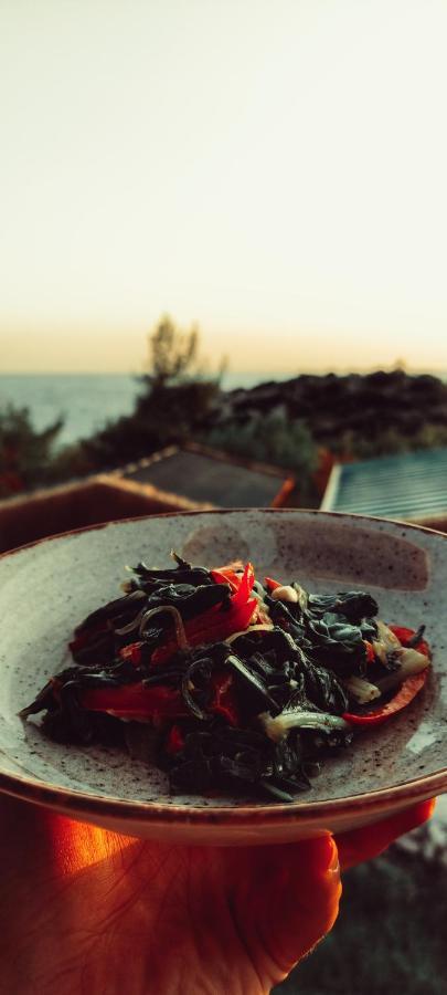 Rocas Roja Beach Hotel ファラリア エクステリア 写真